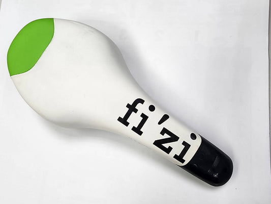 Fizik Tundra 2 Kium Rail Saddle White / Black /Green