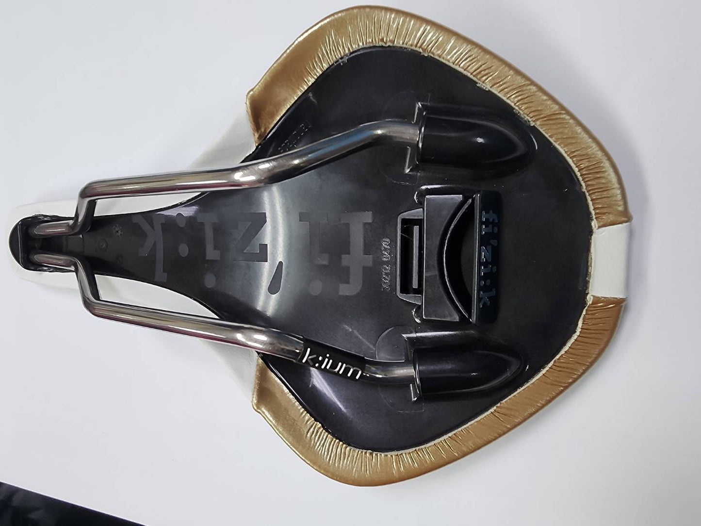 Fizik Antares K:um Rail Racing Saddle Royal Gold with White  197g