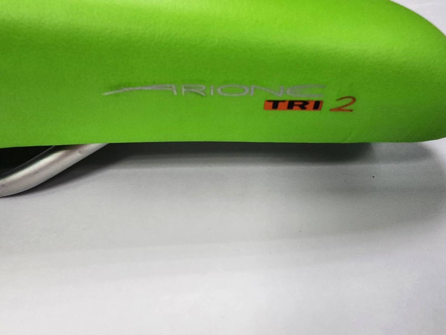 Fizik Arione Tri 2 Saddle Wing Flex Manganese Rail Black/Green