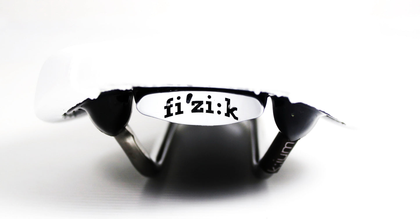 Fizik Tundra 2 Kium Rail Saddle White / Black