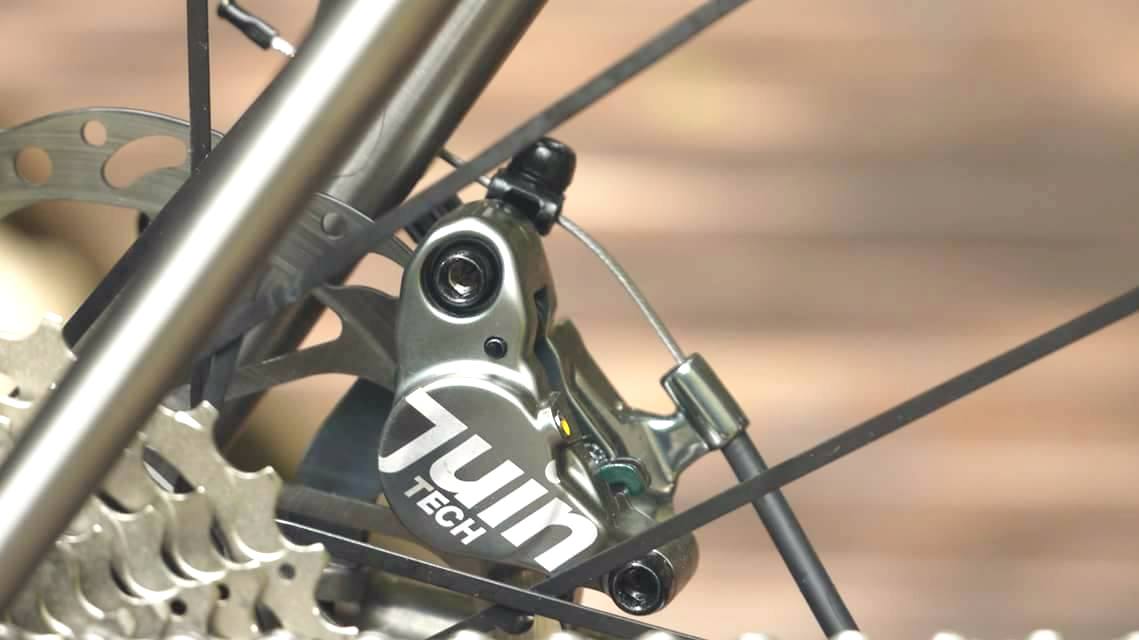 Hybrid hydraulic disc brakes online